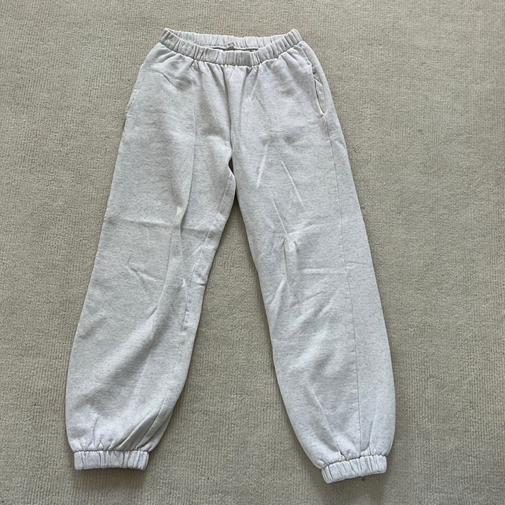 WHITE BRANDY MELVILLE SWEATPANTS 🤍🤍
